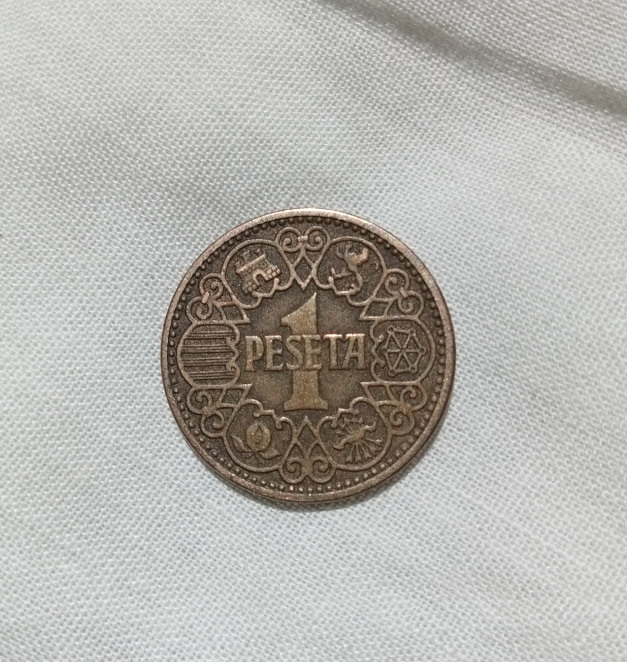Peseta de Franco del año 1944