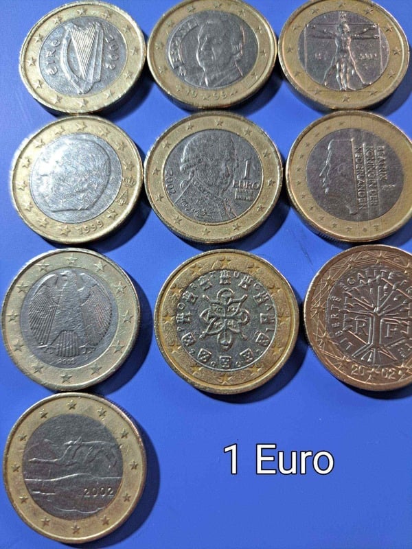 1●●●Vendo lote de 10 monedas de varios paises de 1€ de los primeros años de vida de euro ( ver fotos).