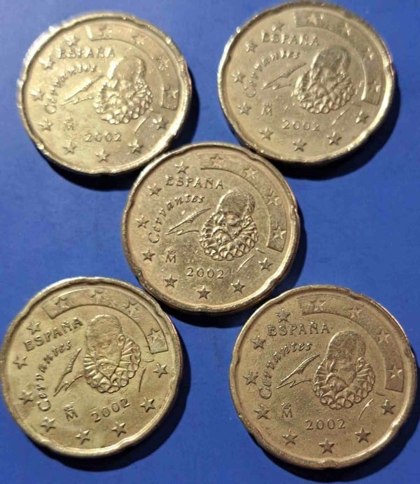 1☆☆ Vendo lote de 5 monedas de 20 céntimos de euro ( higienizadas ) de España del año 2002.