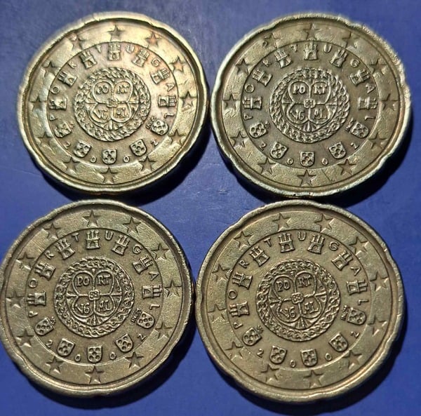 4☆☆ Vendo lote de 5 monedas de 20 céntimos de euro ( higienizadas ) de Portugal del año 2002.