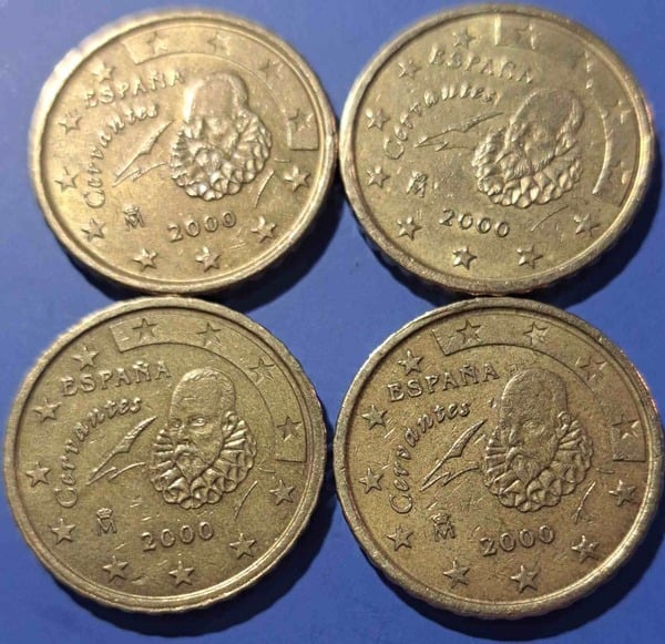 10☆☆ Vendo lote 4 monedas de 10 céntimos de euro ( higienizadas ) de España del año 2000.