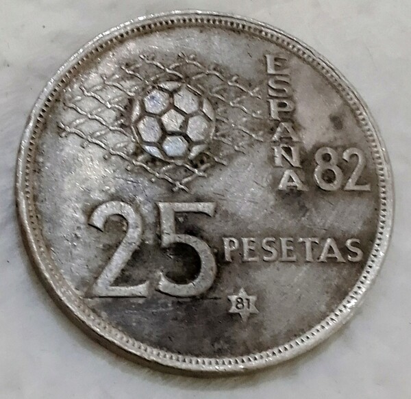 25 pesetas 1982 ,* 81  de 1980.