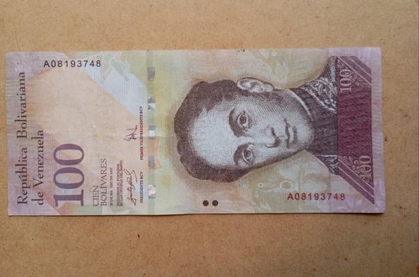 Billete de cien bs
